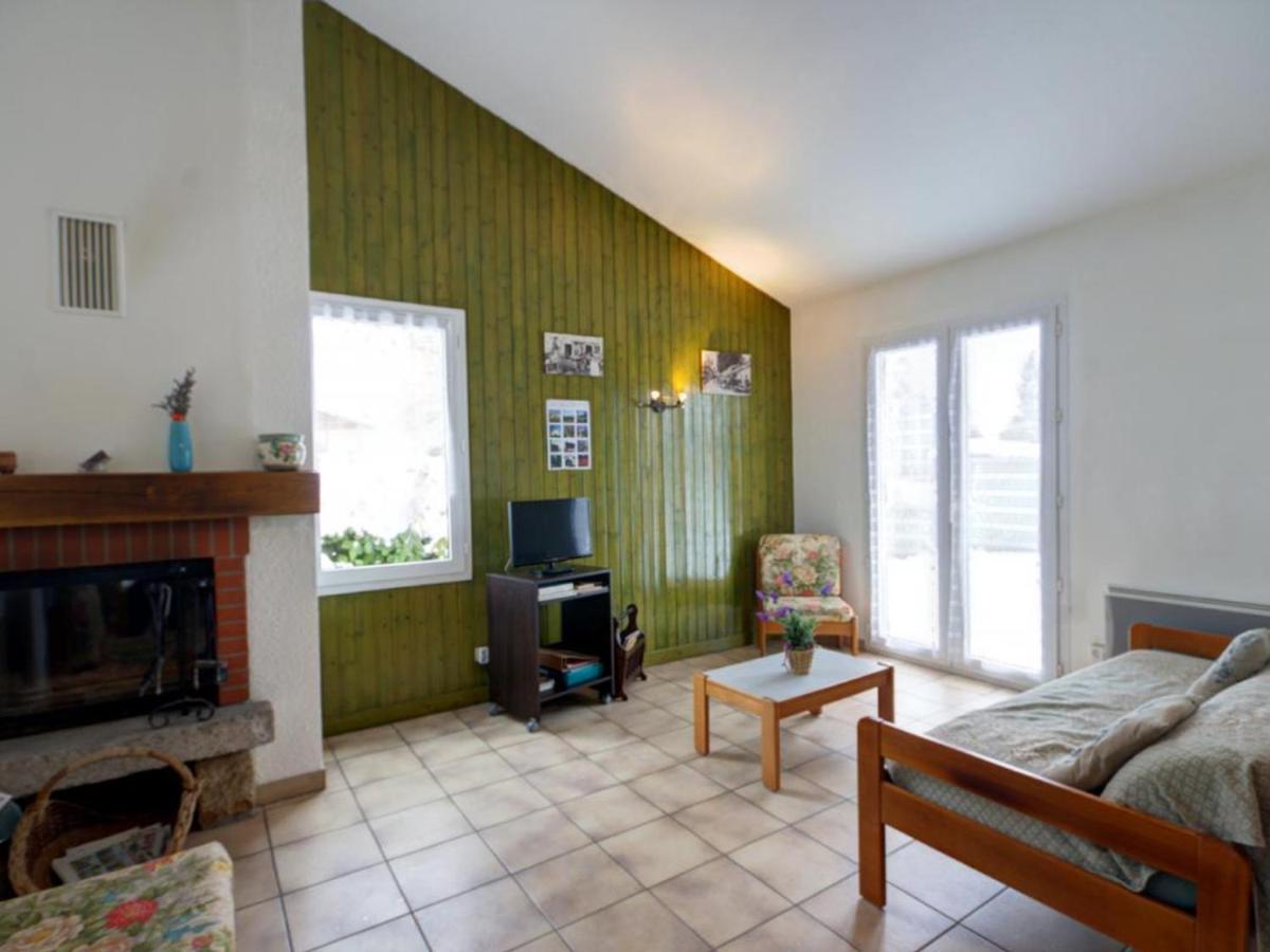 Gite Avec Cheminee, Terrasse Et Wifi - Animaux Acceptes - Fr-1-496-163 Usson-en-Forez Exteriör bild