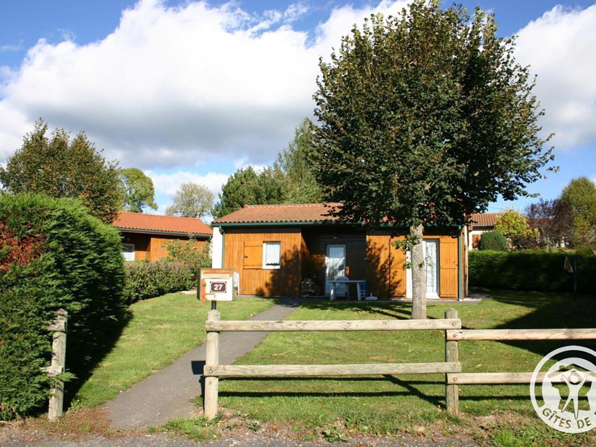 Gite Avec Cheminee, Terrasse Et Wifi - Animaux Acceptes - Fr-1-496-163 Usson-en-Forez Exteriör bild